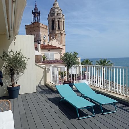 Atico Con Fantasticas Vistas Al Mar Y La Iglesia Apartment Sitges Luaran gambar