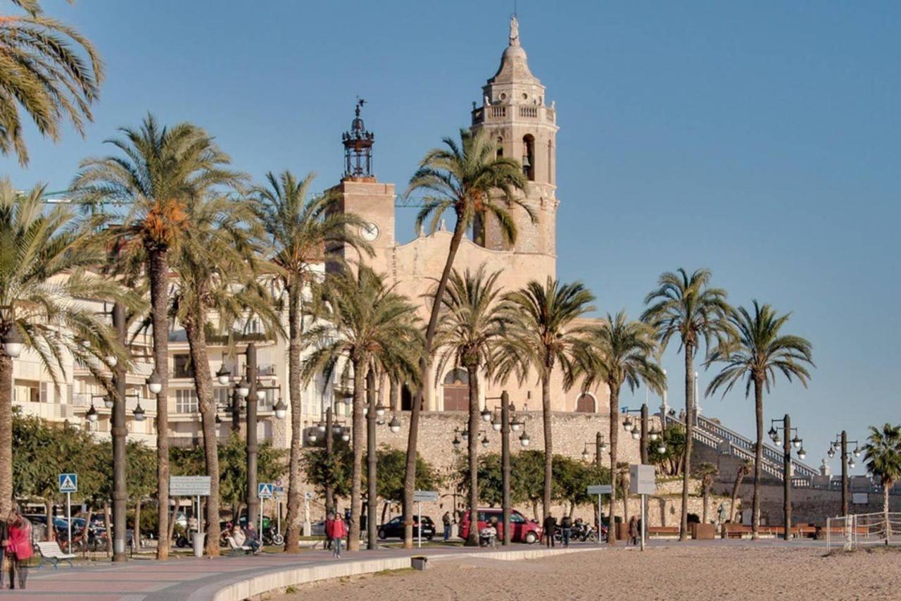 Atico Con Fantasticas Vistas Al Mar Y La Iglesia Apartment Sitges Luaran gambar
